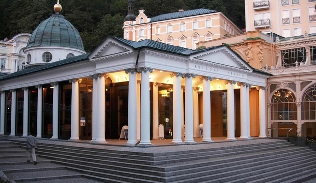 Karlovy Vary and Marianske Spa day trip from Prague