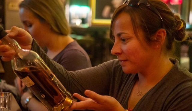 Degustação de uísque premium e comida em Dublin