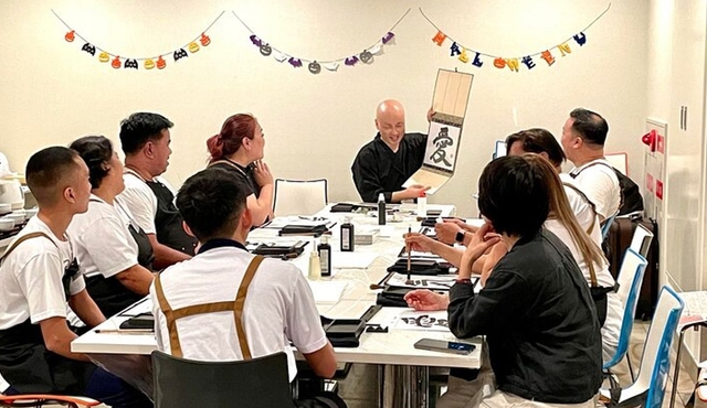 Japanese Calligraphy Experience in Osaka