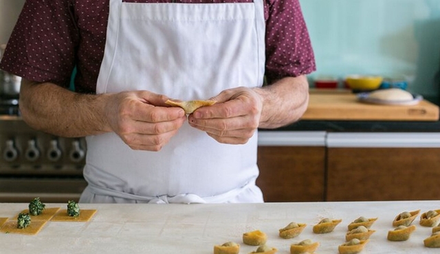 Tortelloni and Tagliatelle Cooking Class in Bologna + Wine