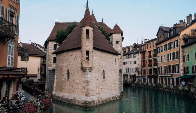 Private Tour of Annecy and Geneva