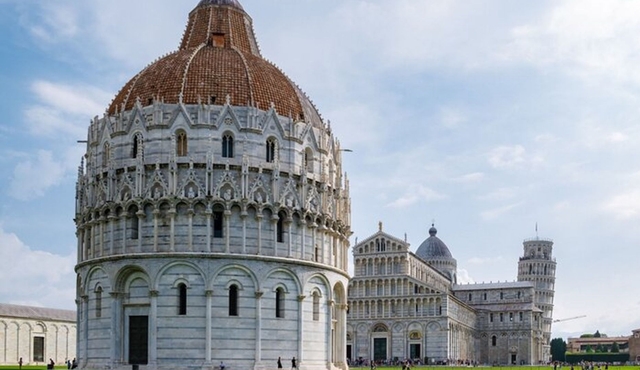 Mesmerizing Sites of Pisa Walking Tour