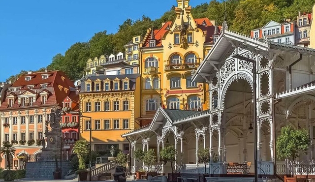 Luxury Private Day trip from Prague to Karlovy Vary