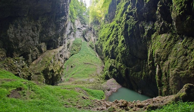 Brno and Caves Private Tour from Prague