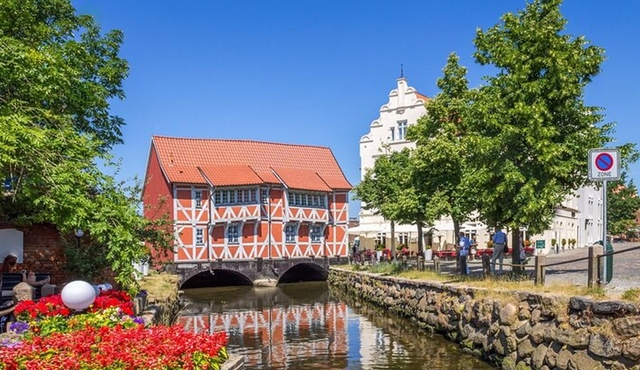 Explore Wismar in 60 minutes with a Local