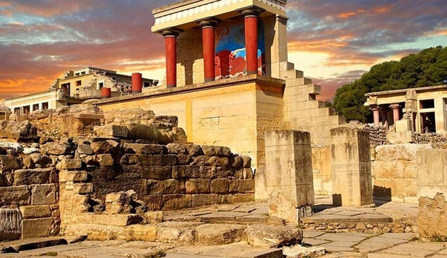 Crete Knossos and Heraklion Group Tour