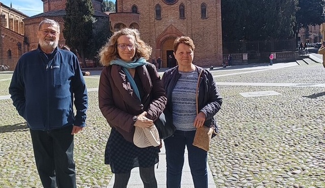Bologna Walking Tour with Pasta Demo