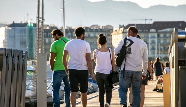 Explore Geneva in 1 Hour with a Local