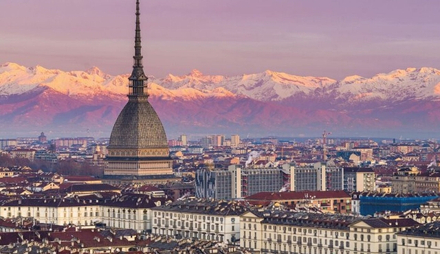 Torino Walking Tour with Audio and Written Guide by a Local