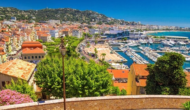 Cannes' Highlights: A Self‐Guided Audio Tour