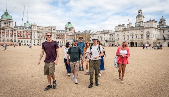 Full Royal Tour: Royal London & Buckingham Palace Tour