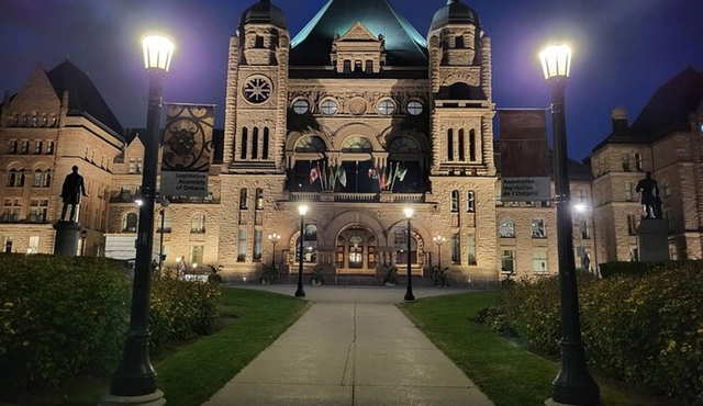 Haunt Hunt Walking Tour in Toronto