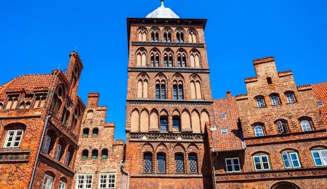 Lübeck best intro city walking tour with a local