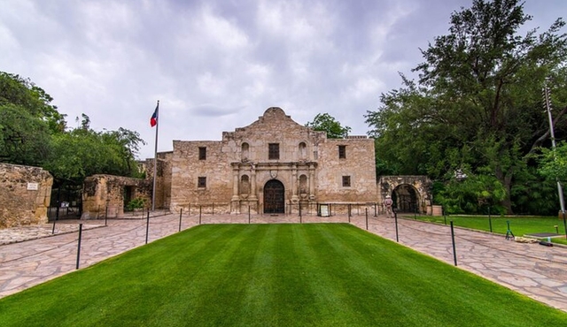 San Antonio River Walk Self‐Guided Walking Audio Tour