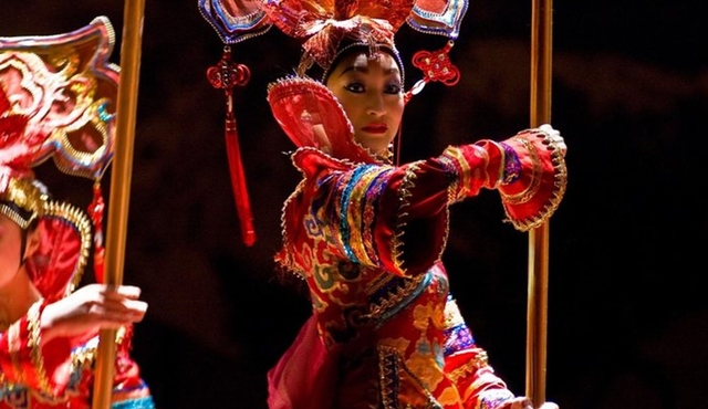 Beijing Acrobatic Show and Peking Duck Dinner