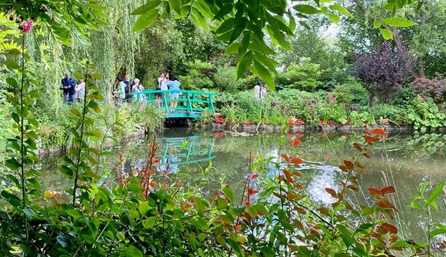 Private Giverny, Versailles, Trianon Trip from Paris with Lunch