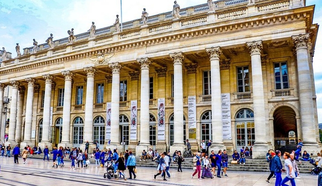 Bordeaux Instaworthy Small‐Group Tour with a Local