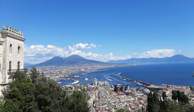 Private Guided Tour from San Martino alla Pignasecca to Naples