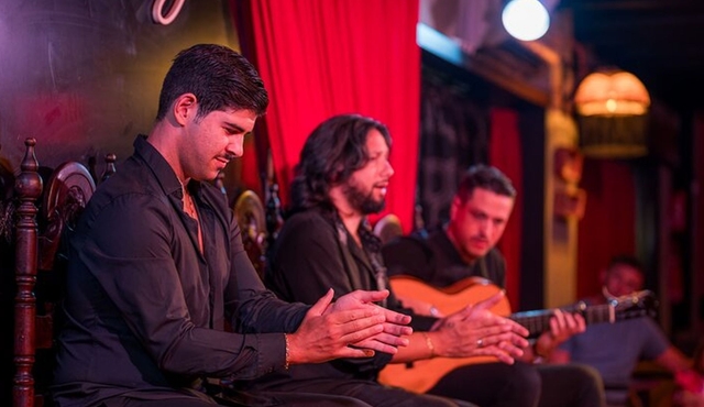 Flamenco Show Ticket at tablao Jardines de Zoraya Granada