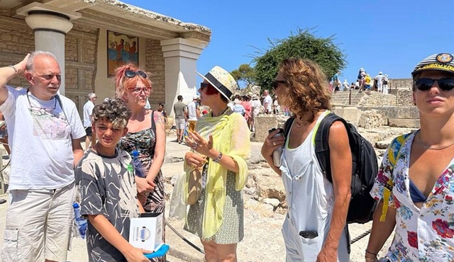 Crete Archaeological Site Tour at Knossos Palace