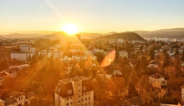 Graz Funicular Ride and Schlossberg Picnic Experience
