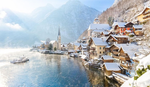 Attersee, Mondsee, Hallstatt Small‐Group Day Trip From Vienna