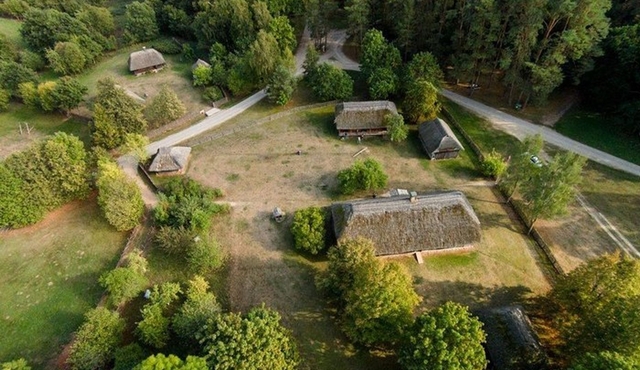 From Vilnius: Day tour to Rumsiskes, Kaunas and Panemune castles