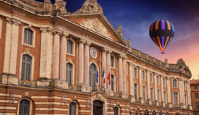 Toulouse Historic and Cultural Highlights Private Walking Tour