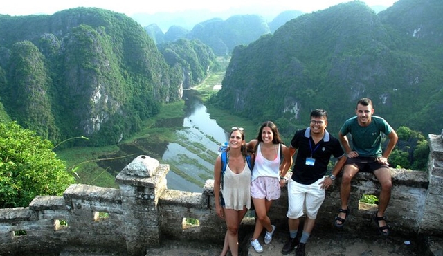 Bai Dinh, Trang An, and Mua Cave Day Trip From Hanoi
