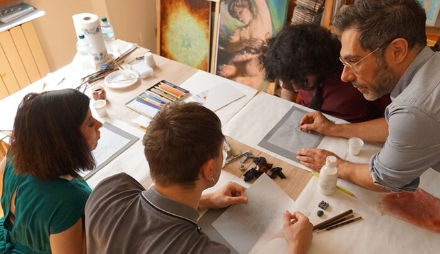 Painting Experience in Florence: Create Your Own Florentine Lily
