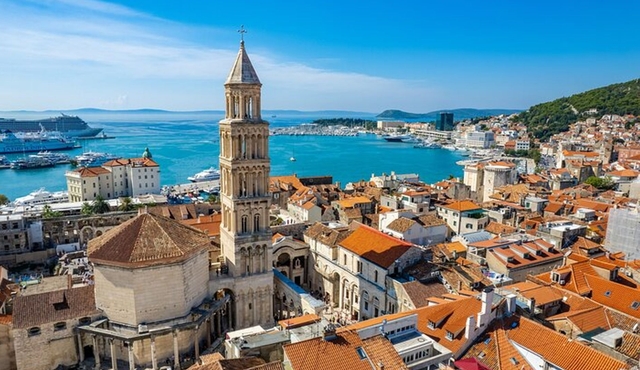Split and Salona Cultural Heritage Small Group Tour from Trogir or Split