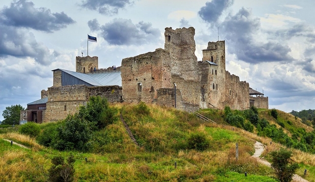 Private tour to Rakvere castle from Tallinn