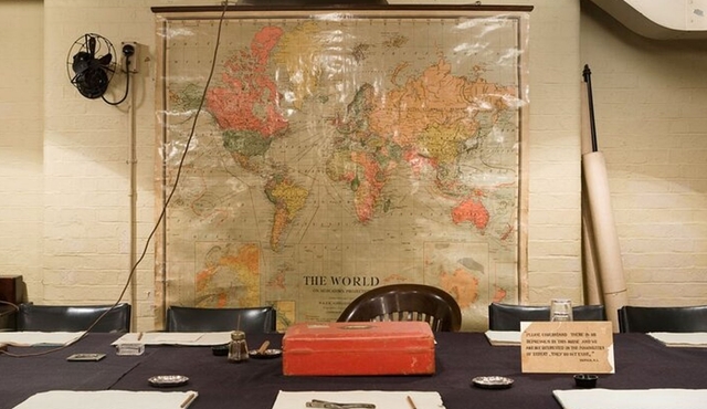 London: Churchill War Rooms Ticket & Political London Audio Tour