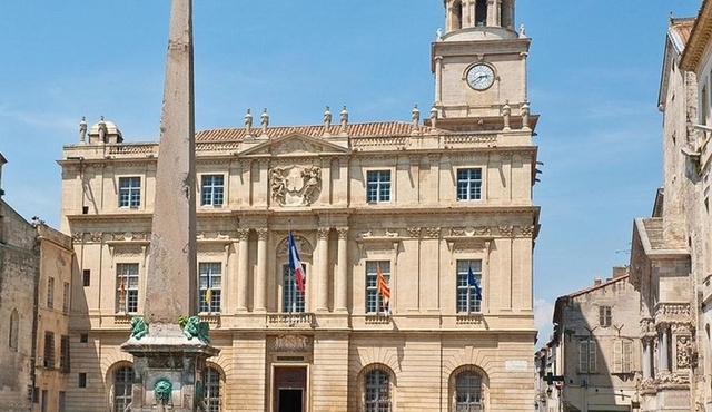 Arles, Les Baux & Saint‐Remy de Provence from Aix‐en‐Provence