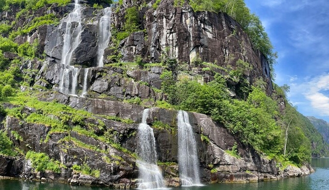 4 Day Bergen — Hardangerfjord private fjord‐cruise