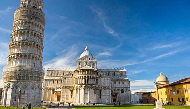 Pisa and Lucca Day Tour