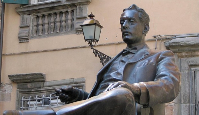 Enjoyable music tour of the historical city of Lucca