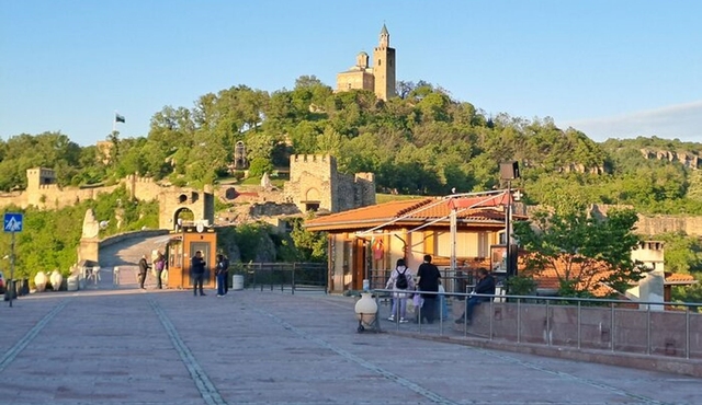Sofia to Veliko Tarnovo and Hotnitsa Day Tour