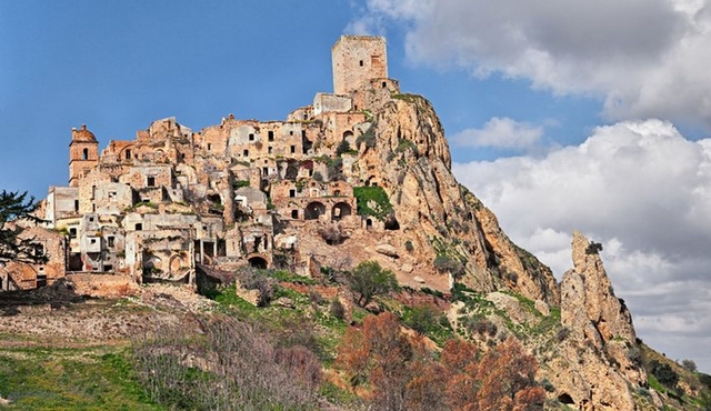 Craco Ghost Town and Amaro Lucano Day Trip from Matera