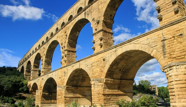 Saint Remy, les Baux de Provence & Pont du Gard from Avignon