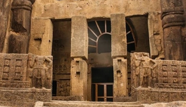 Mumbai: Buddhist Kanheri Caves + Private Tour