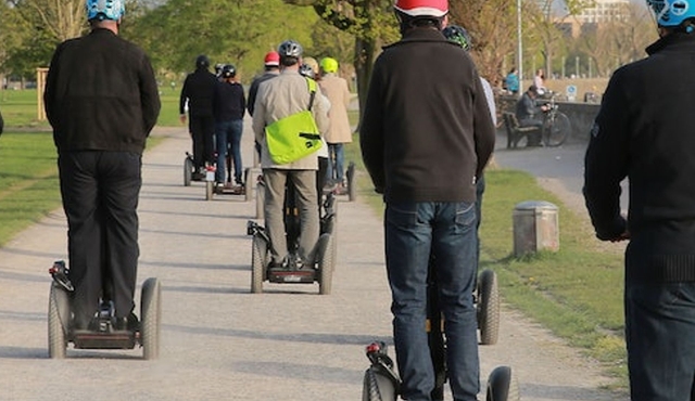 Düsseldorf: Rhine Tour with Segway