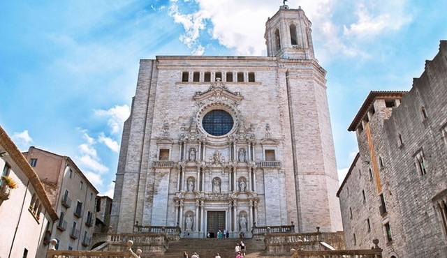 Private Girona and Costa Brava Tour with Hotel pick‐up from Barcelona