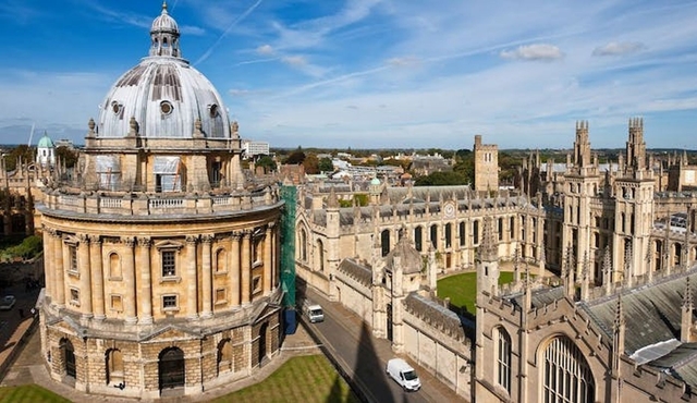 Warwick Castle, Stratford, Oxford and the Cotswolds tour