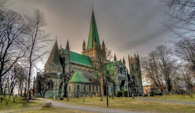 Trondheim private guided walking tour
