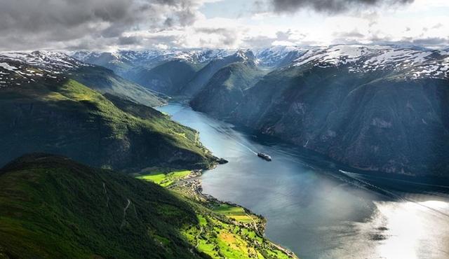 Private roundtrip to fjords from Oslo