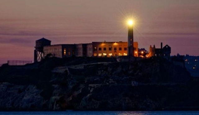 Alcatraz: Night Tour with Audio Guide + San Francisco Bay Cruise