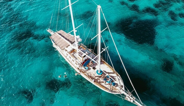 Hera 3 Bay Cruise including the Blue Lagoon