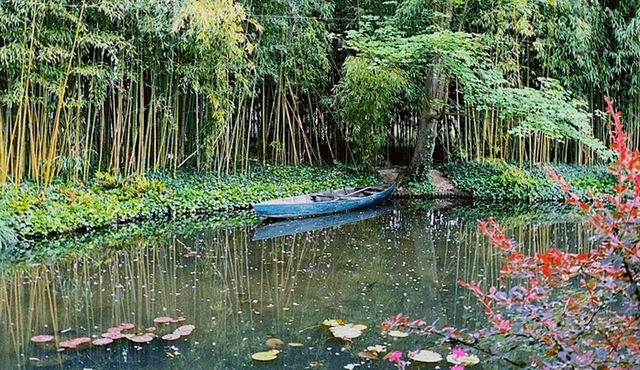 Giverny Monet House and Gardens Skip the Line Private Tour