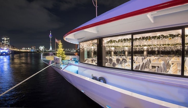 Düsseldorf advent afternoon cruise